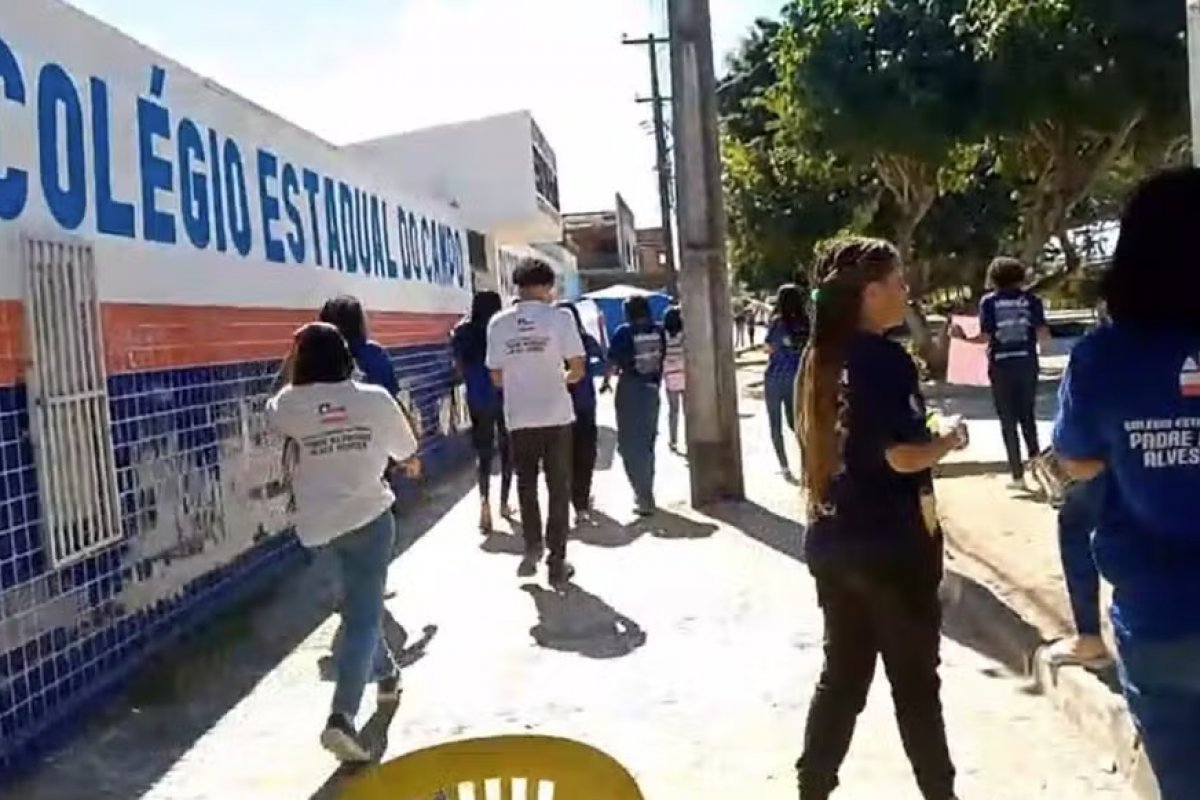 Adolescente é agredida por colega de escola após recusar investidas amorosas