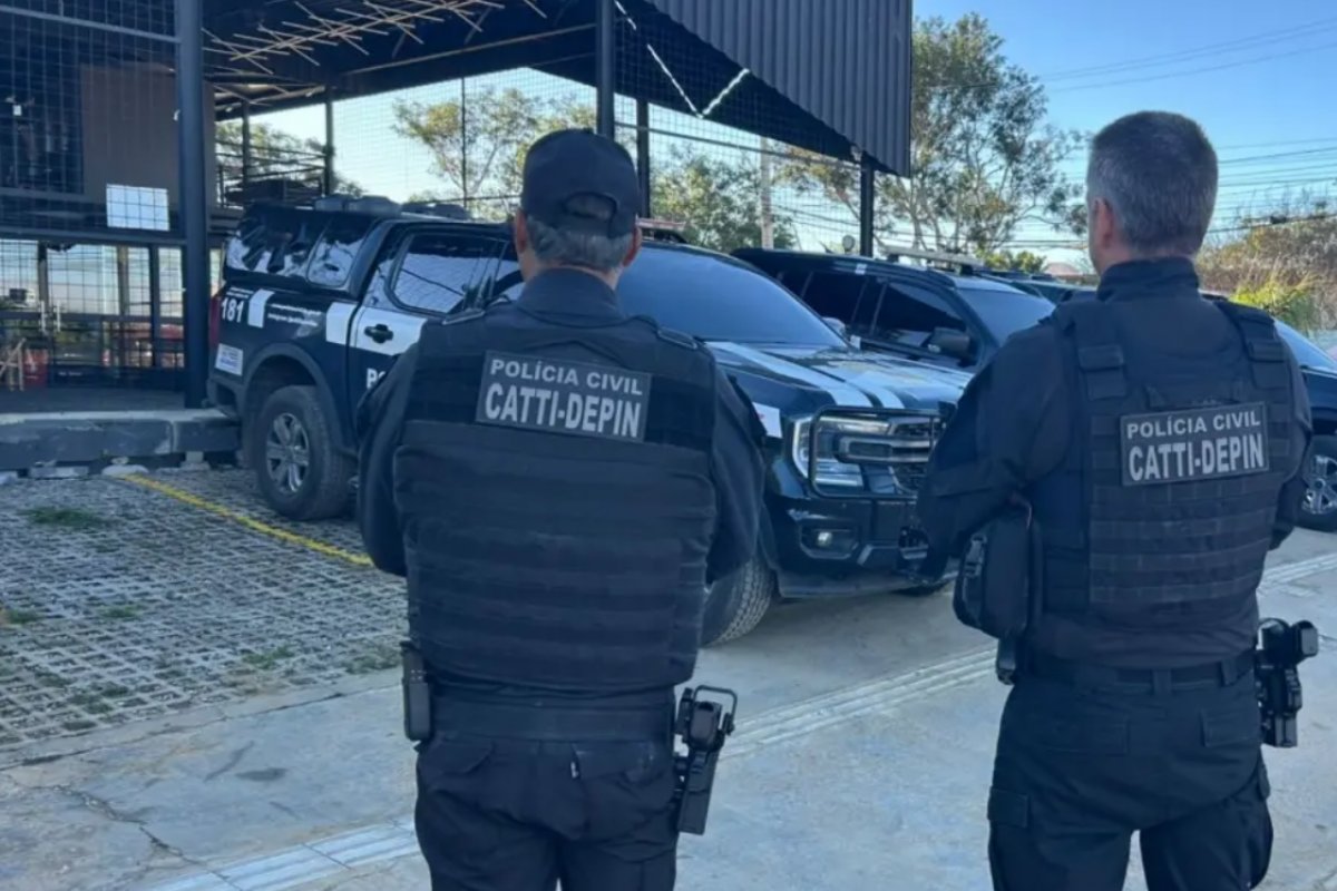 Mulher é presa em flagrante com 100 maços de cigarros furtados em Alagoinhas