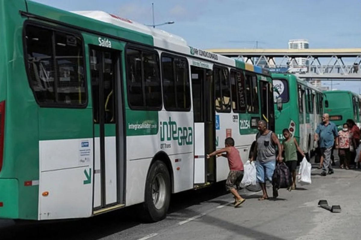 Roubos a ônibus têm queda de 78% no mês de julho em Salvador e RMS 