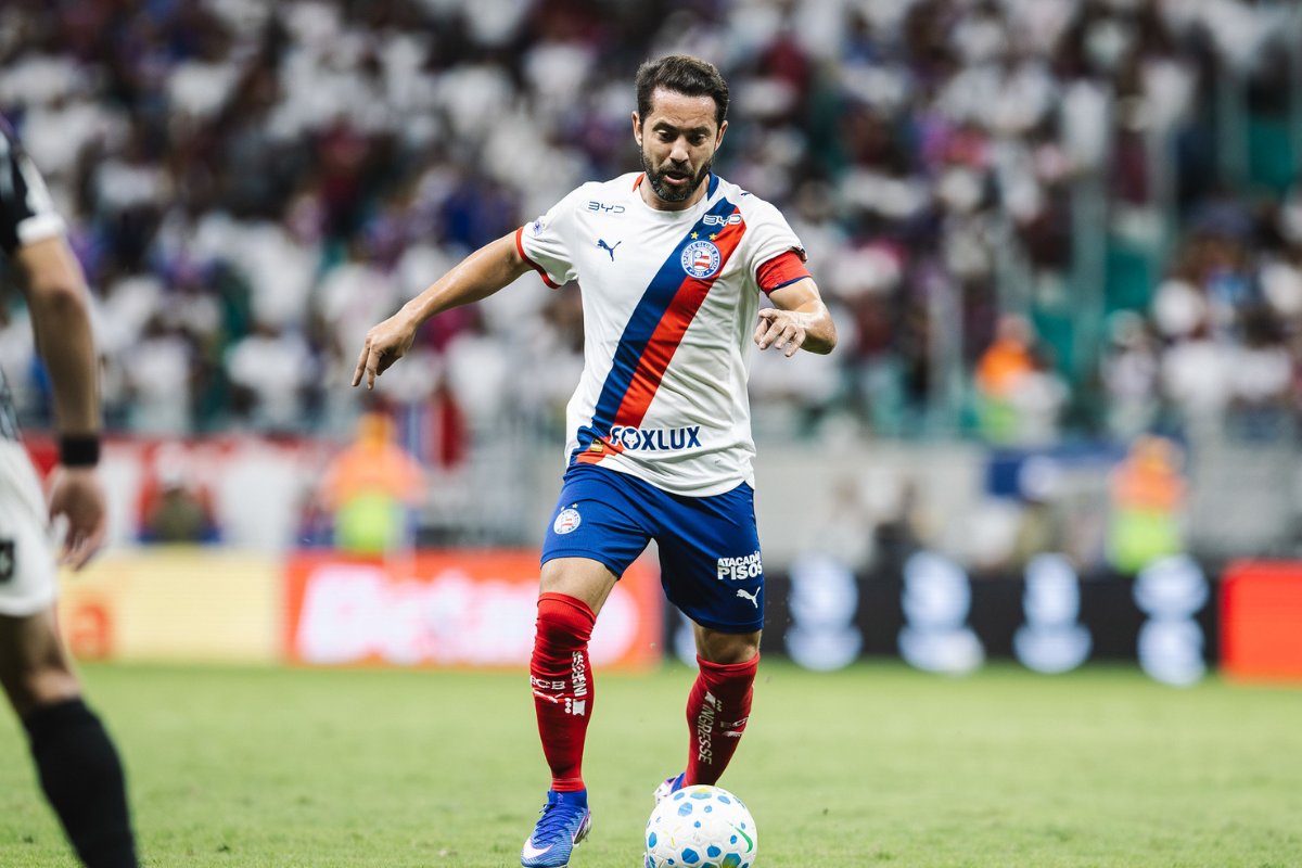 Everton Ribeiro passa por procedimento e desfalca o Bahia contra o Vasco