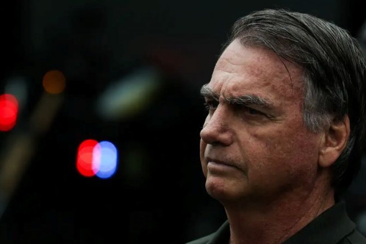 Bolsonaro pede ao STF para ter consulta odontológica com esposa de Flávio