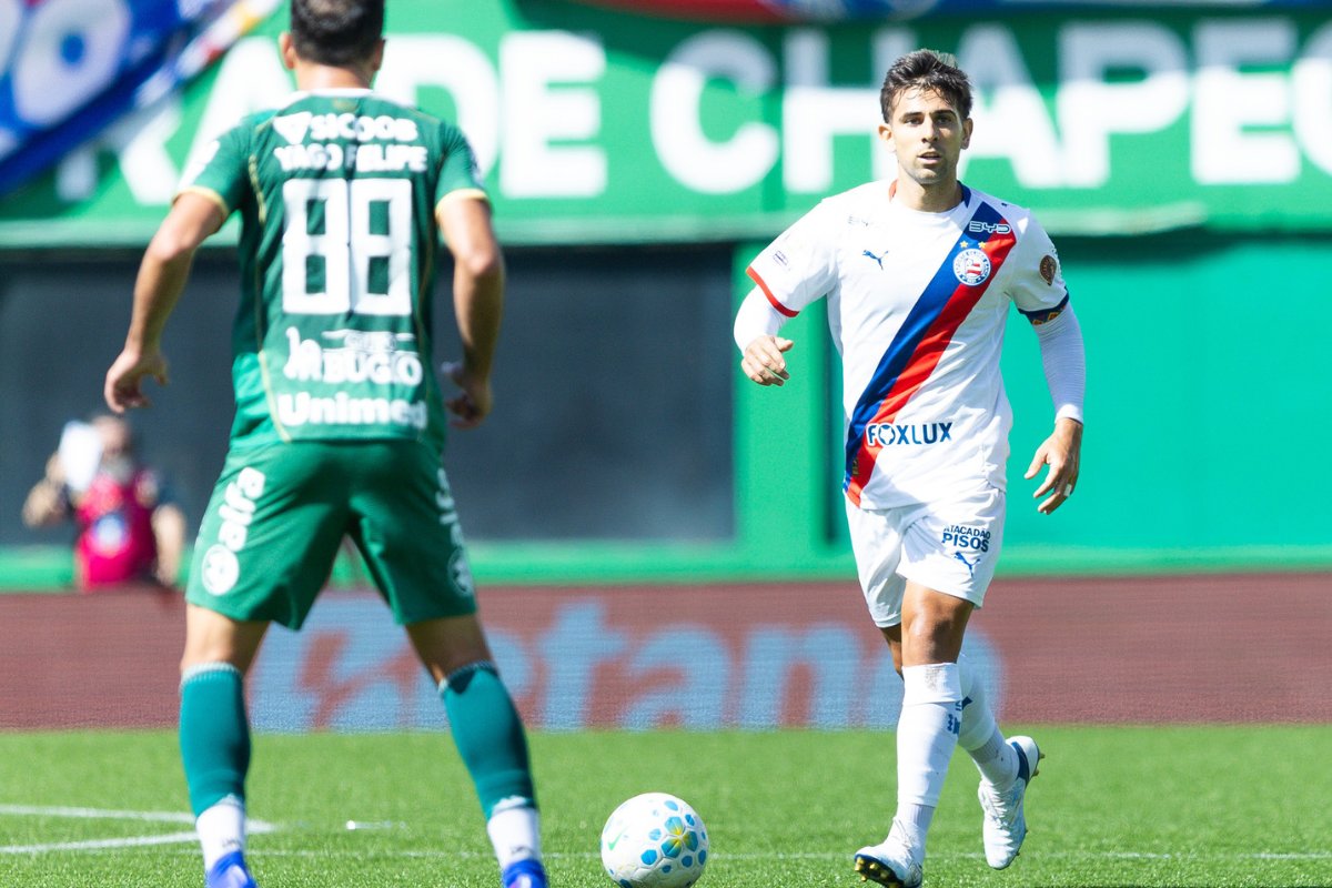 Bahia fica à frente três vezes, mas cede empate por 3 a 3 à Chapecoense