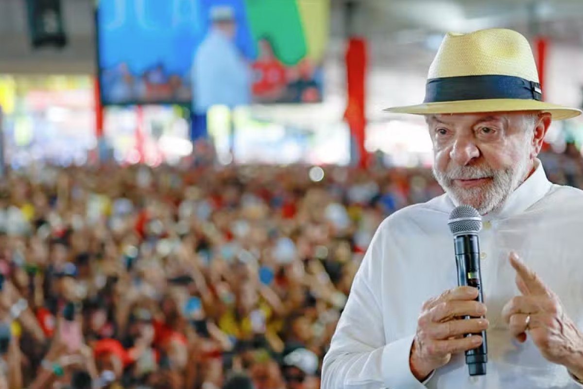 TSE manda Lula retirar do ar trechos de discurso com pedidos de votos durante convenção em Salvador