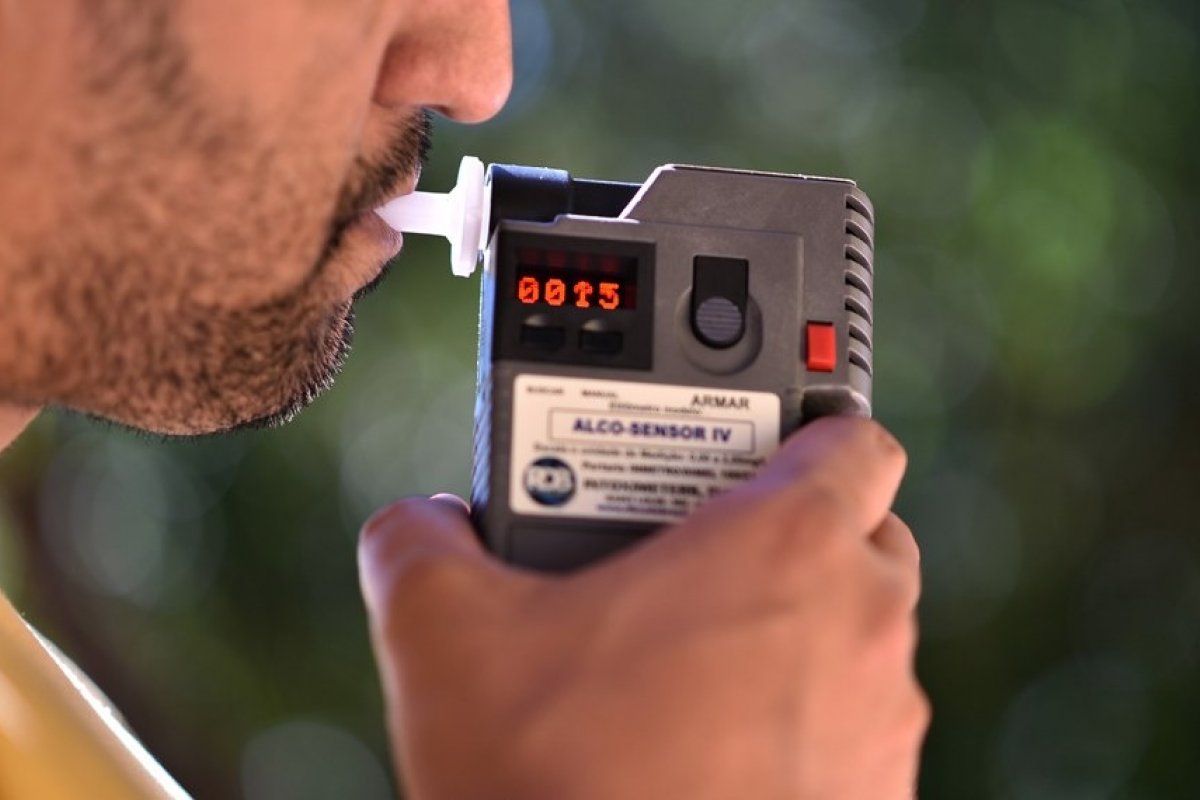 Nova regra para Lei Seca prevê teste para detectar uso de drogas e exame obrigatório em acidente com morte