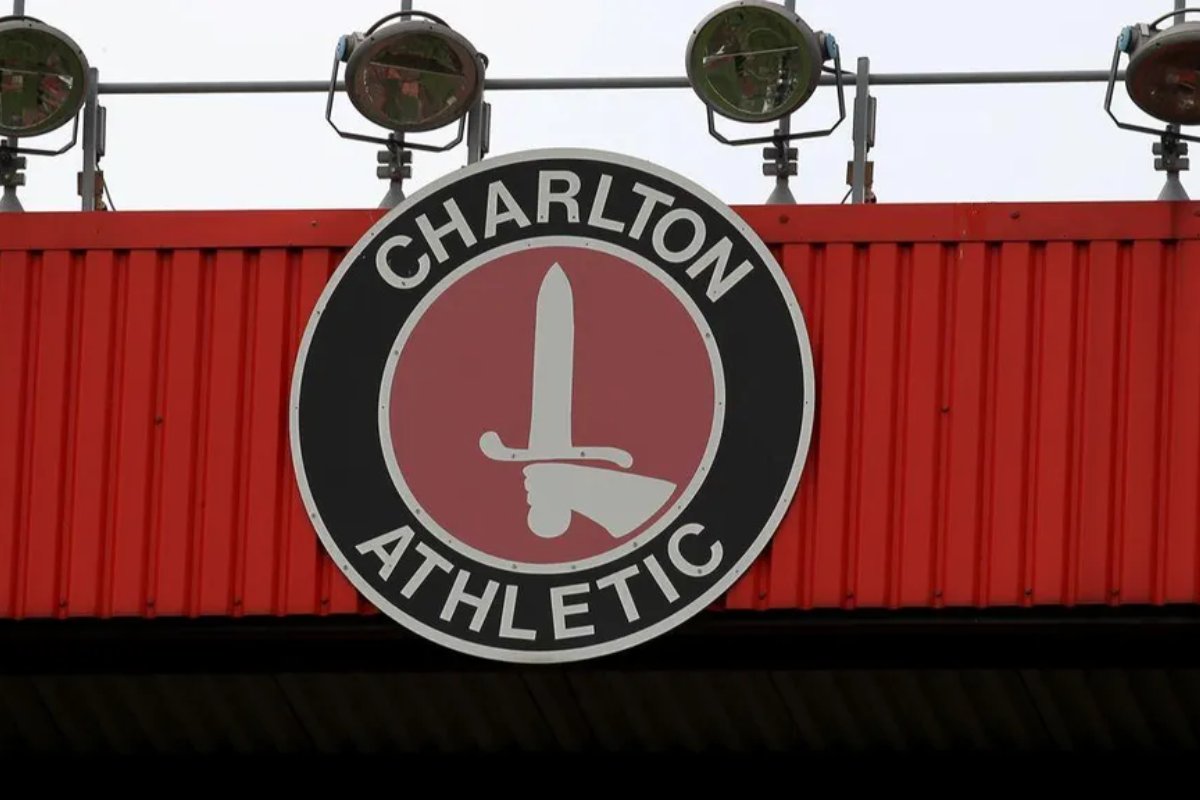 Homem é encontrado morto dentro de estádio do Charlton, na Inglaterra