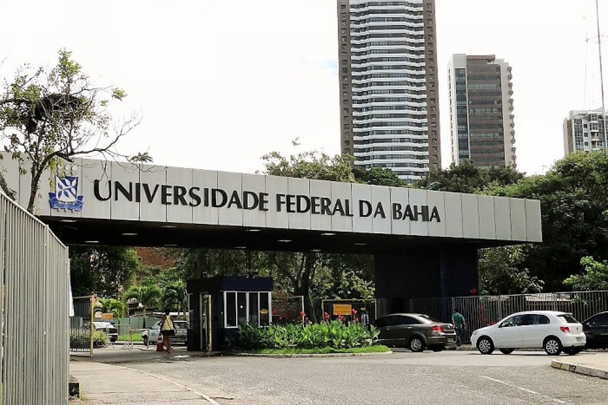 Entenda polêmica envolvendo estudantes da Faculdade de Odontologia da UFBA e novo código de vestimentas