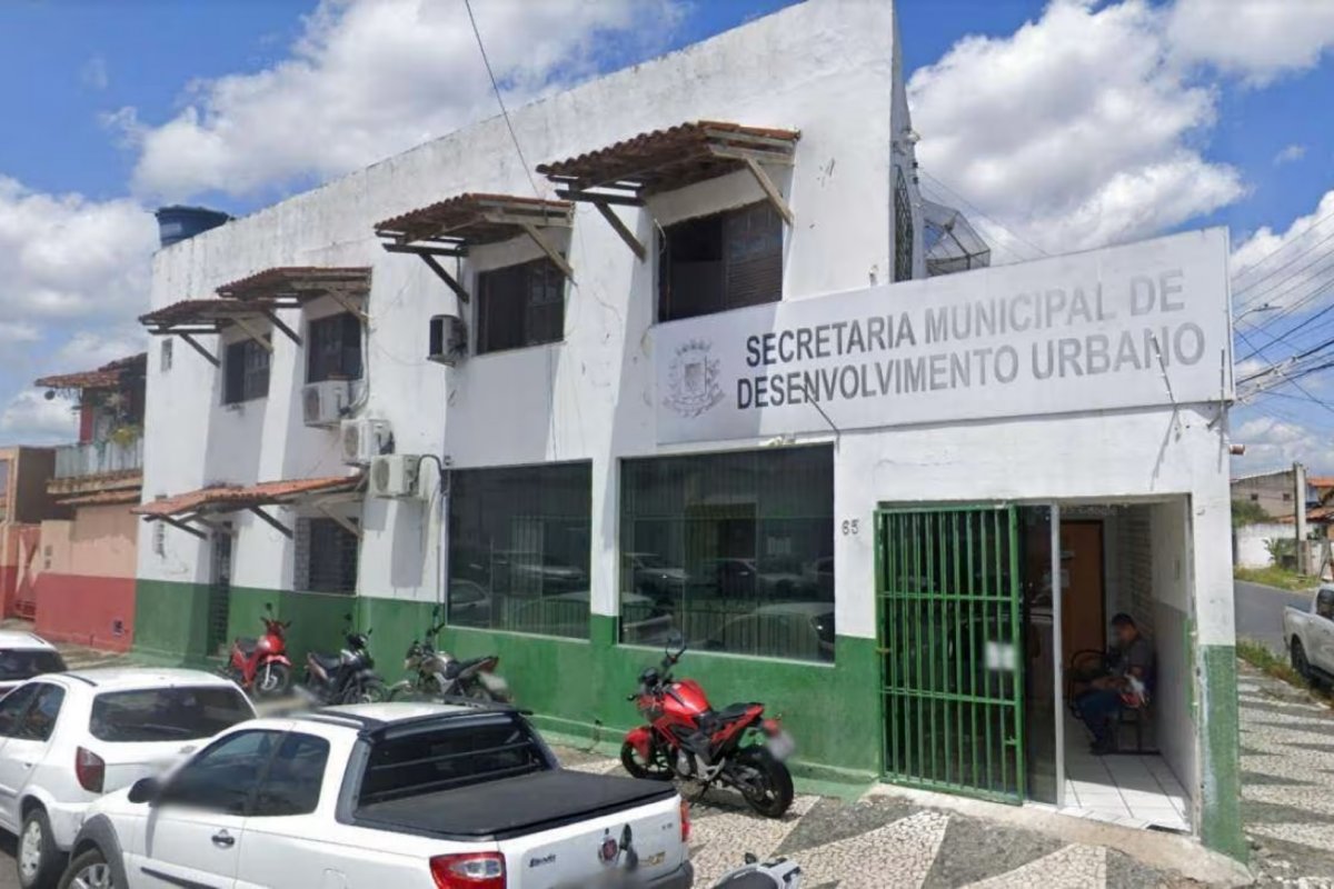Prefeitura de Feira cria comissão para apurar suposta cobrança de propina denunciada por vereador