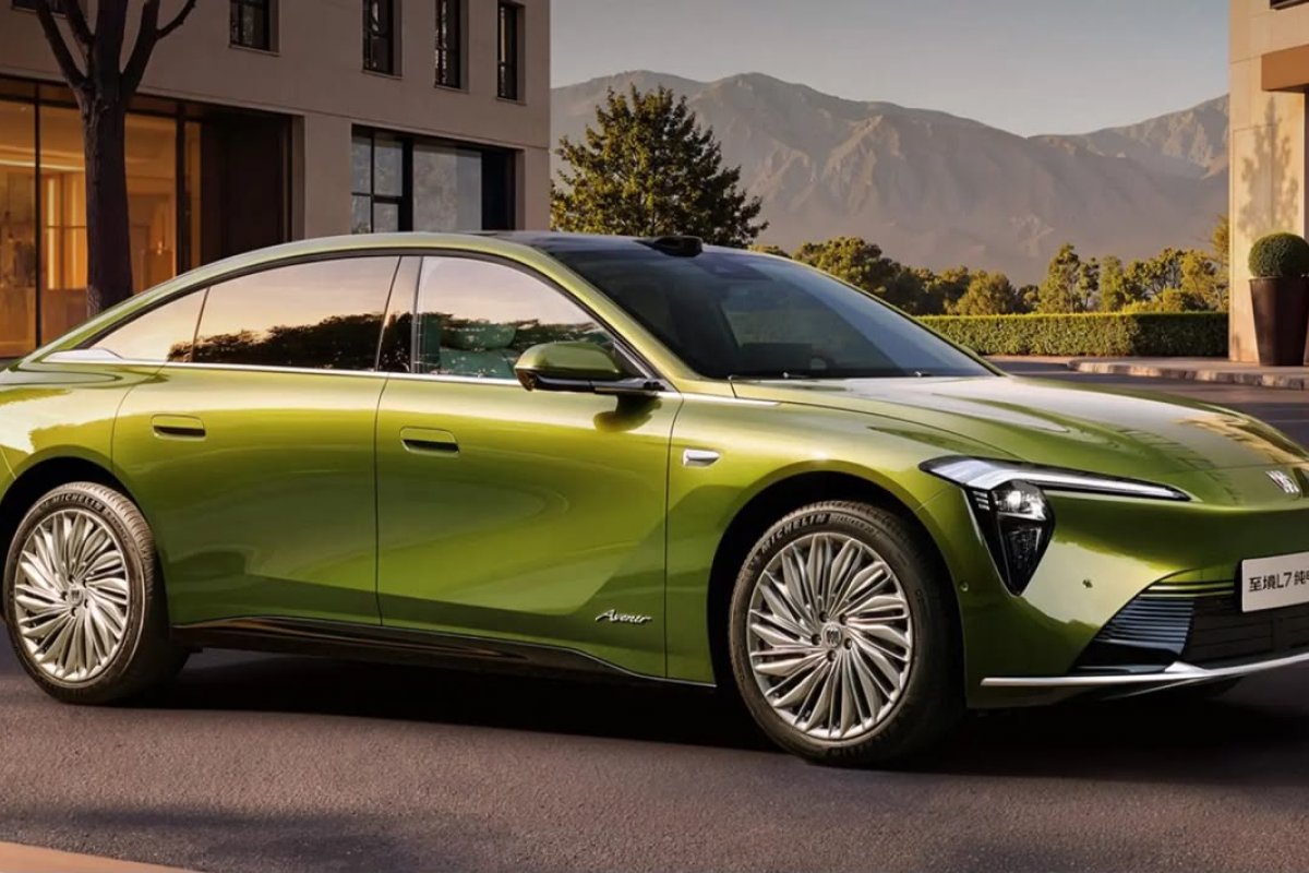 Buick estreia sedã elétrico Electra L7 que roda 700km com uma carga 