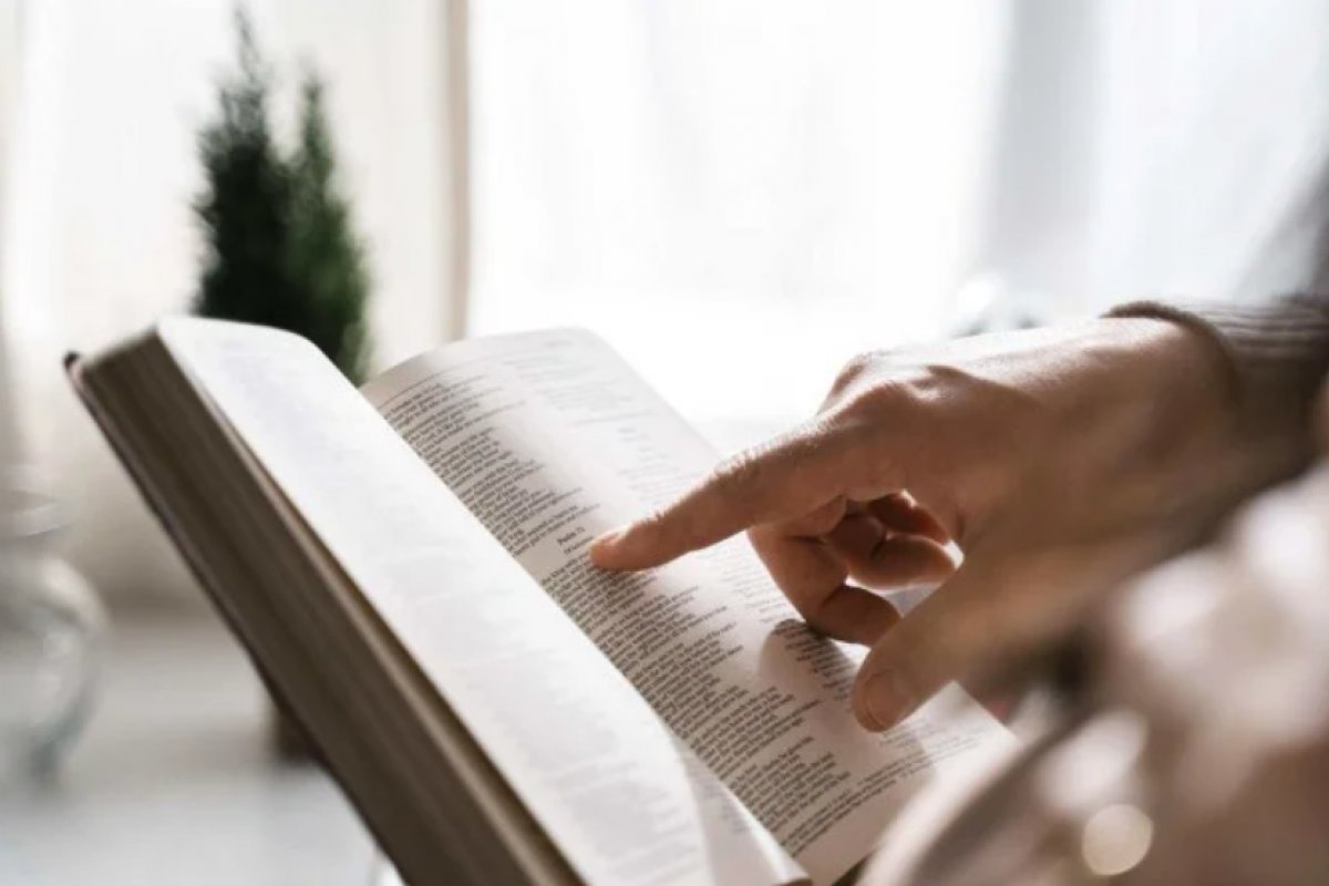 Mais de 400 candidatos nas eleições de 2026 usam títulos religiosos em nome de urna