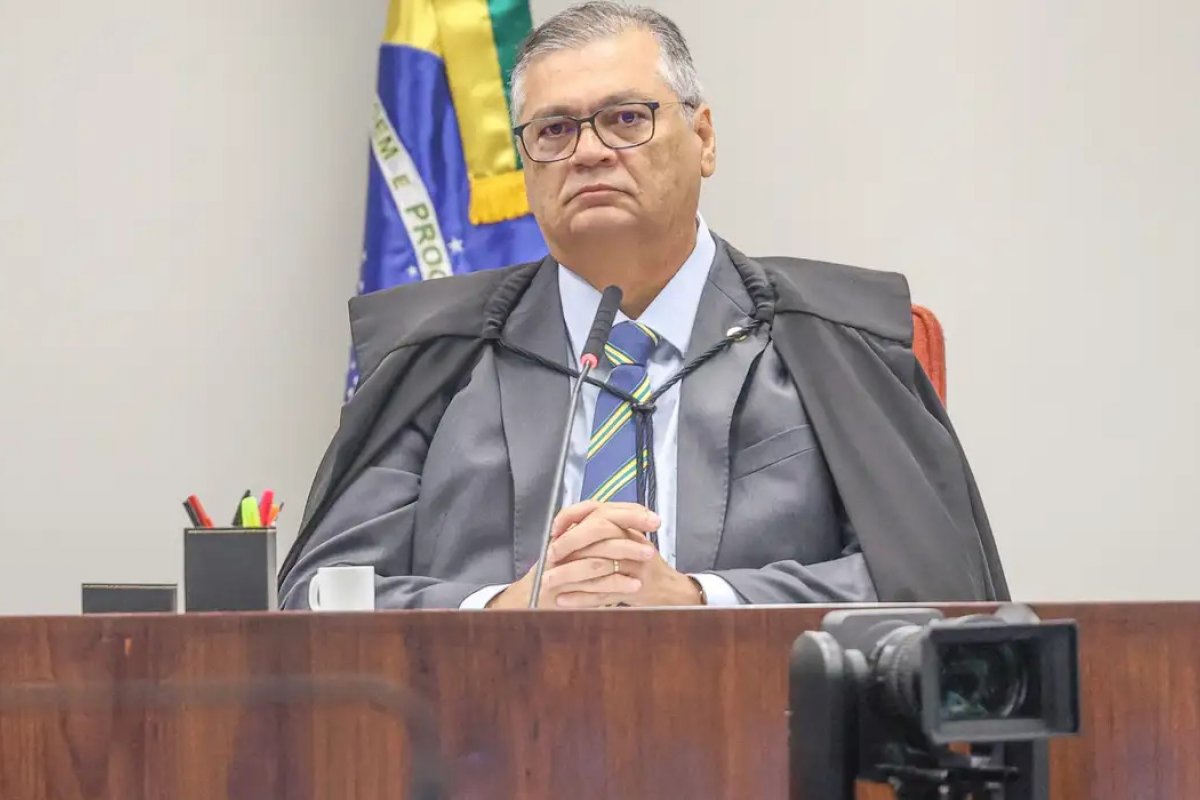 Dino determina que Câmara e Senado anulem emendas indicadas por presidentes de partidos