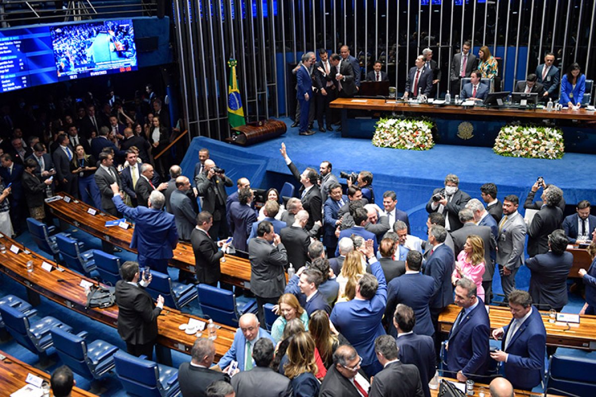 Nove deputados investigados no STF declaram aumento de R$ 33,9 milhões em bens no TSE, diz site