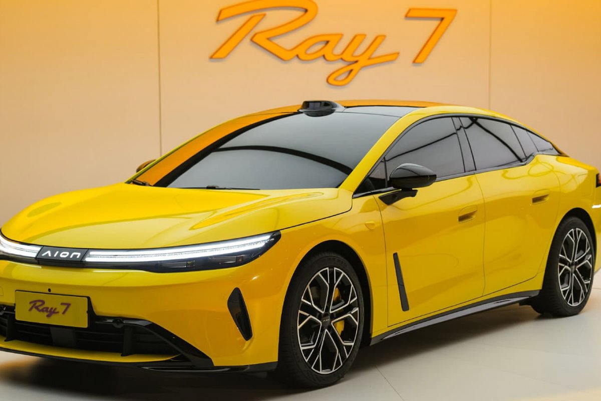 GAC registra sedã esportivo que roda 700km com uma carga 