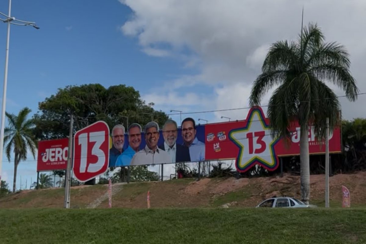Justiça Eleitoral determina remoção de outdoor de Jerônimo na Avenida Paralela
