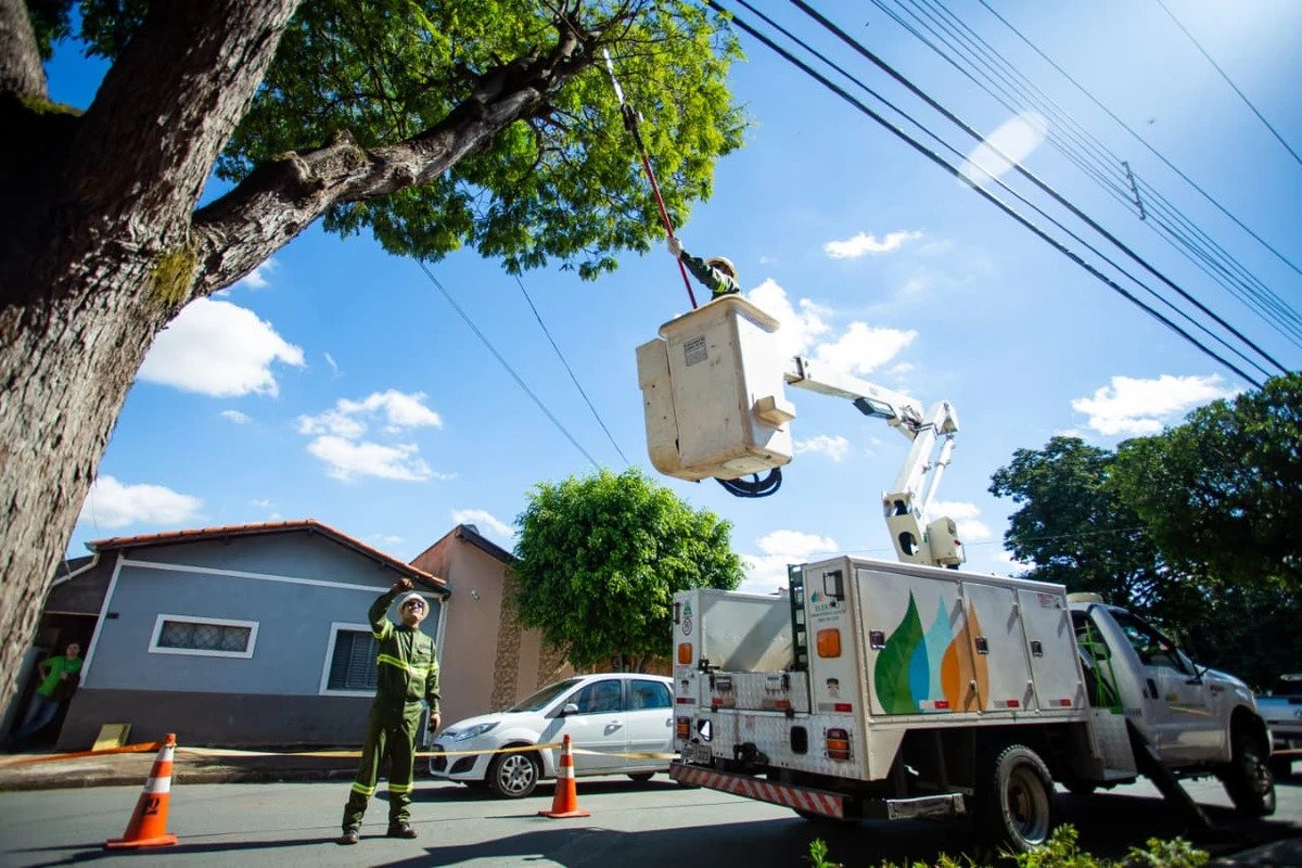 Sete bairros em Salvador terão o fornecimento de energia suspenso nesta terça-feira (25)