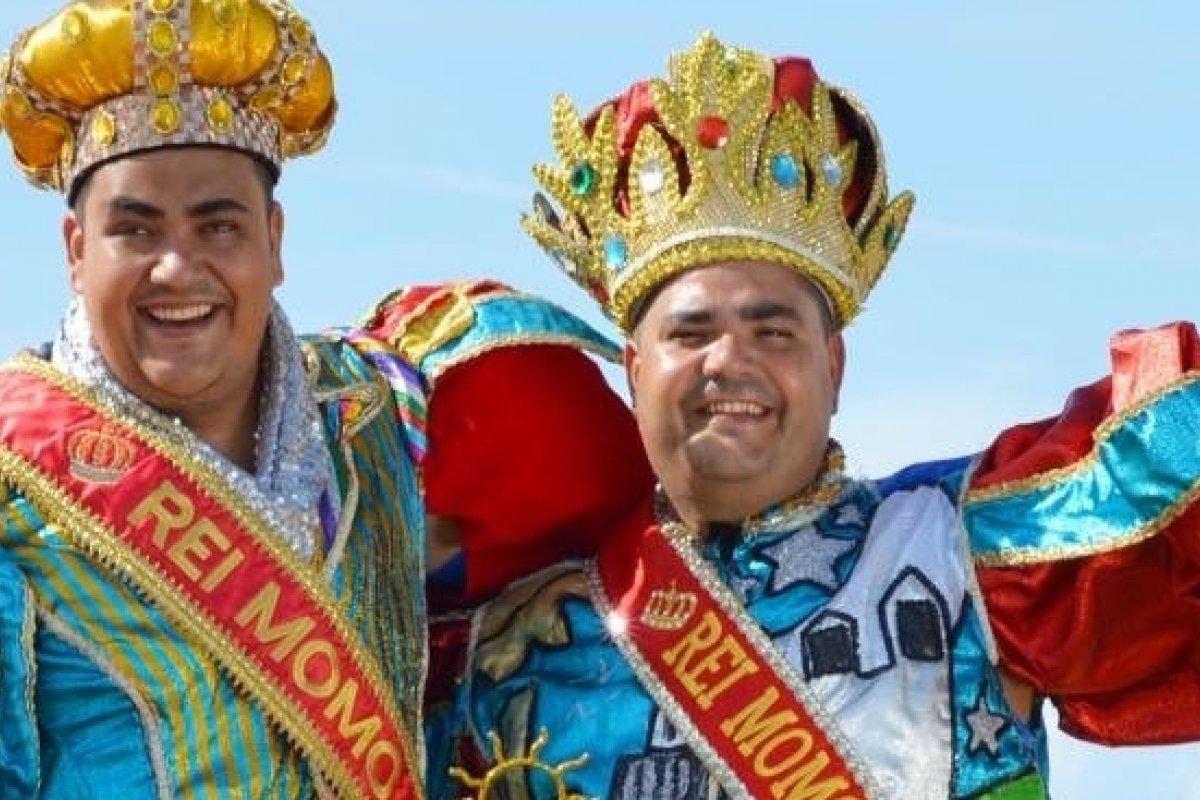Alan Nery doa ao Teatro Castro Alves figurinos que contam a história dos Reis Momo da Bahia! 