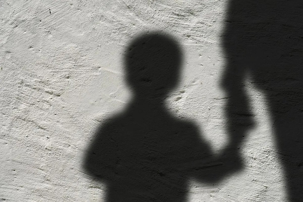 Homem é condenado a mais de 10 anos de prisão por participação em rede de pornografia infantil 