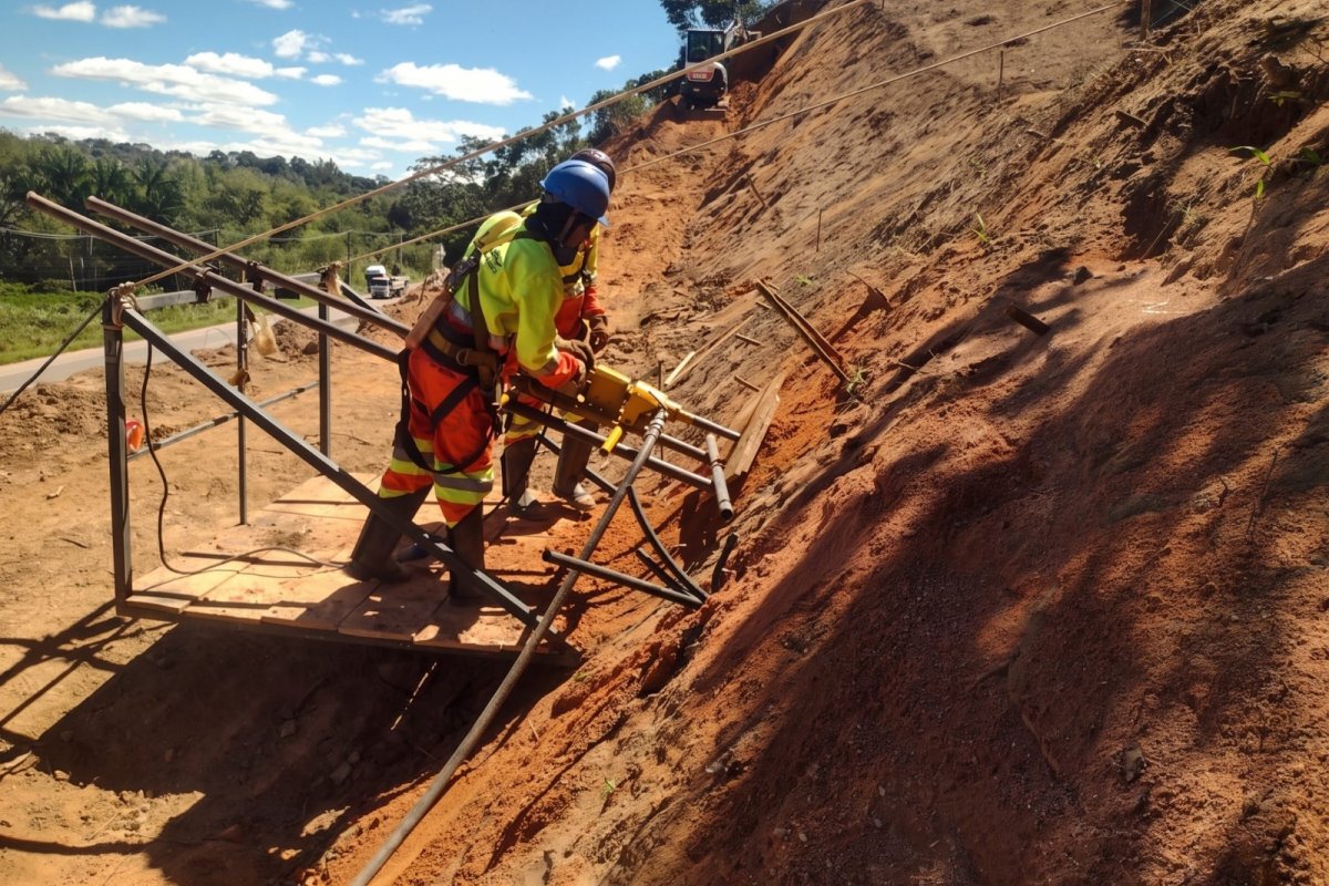 Obras causam bloqueios parciais em rodovias da Bahia nesta semana; confira
