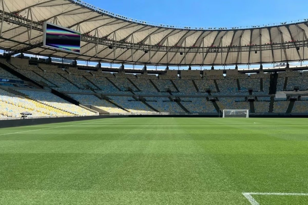 Gramado do Maracanã passa por reforma antes de jogo entre Flamengo em Botafogo
