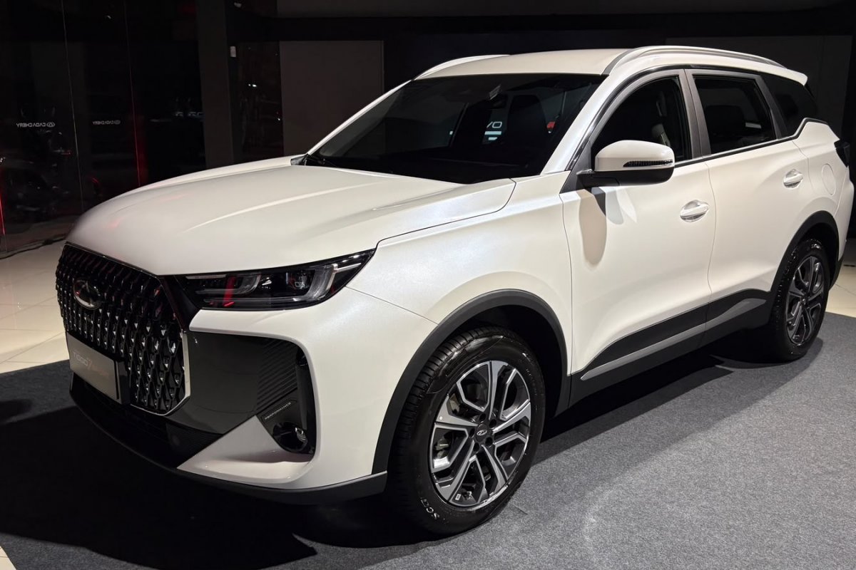 Tiggo 7 2027 ganha novidades e perde versão híbrida leve 