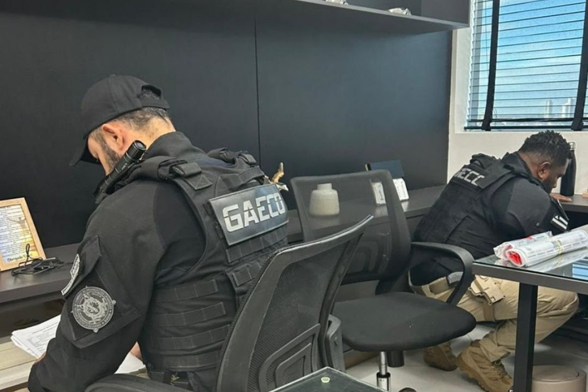 Documentos e equipamentos eletrônicos são apreendidos em operação do MPBA contra fraudes e desvio de recursos em Aracaju 
