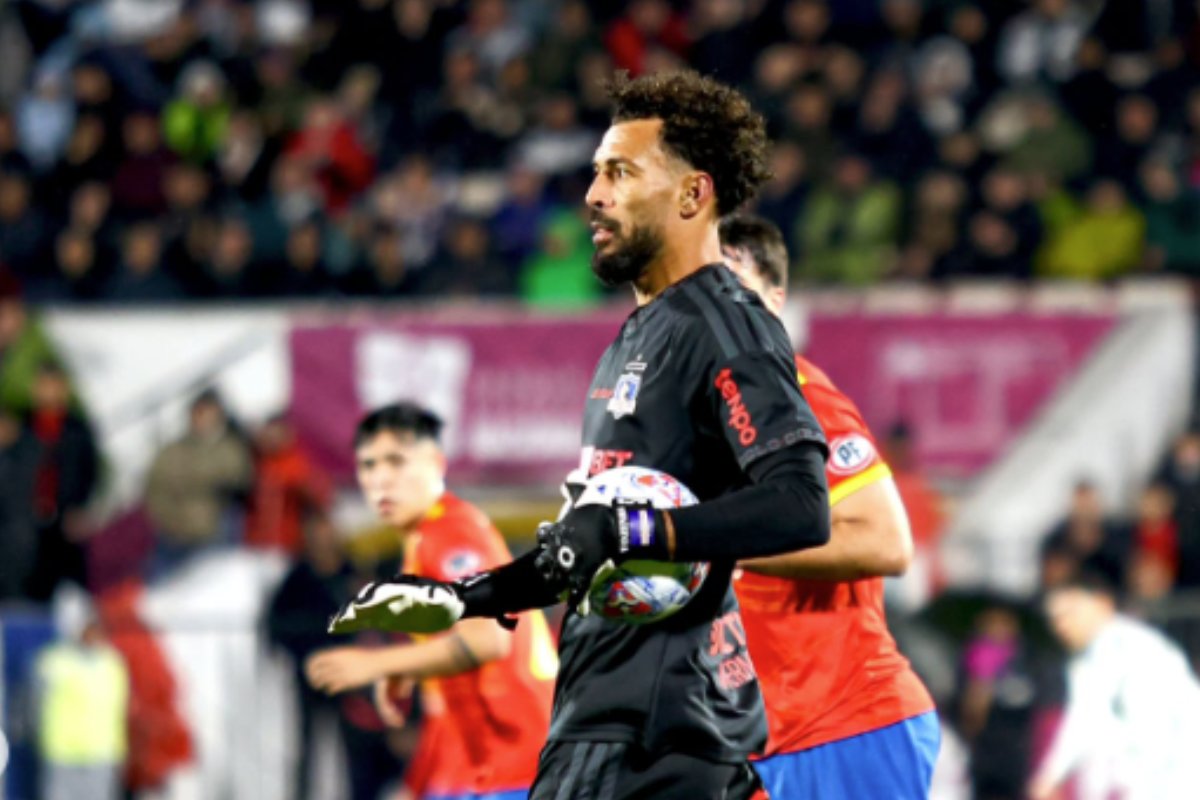 Vozinha estreia pelo Colo-Colo com vitória por 3 a 0
