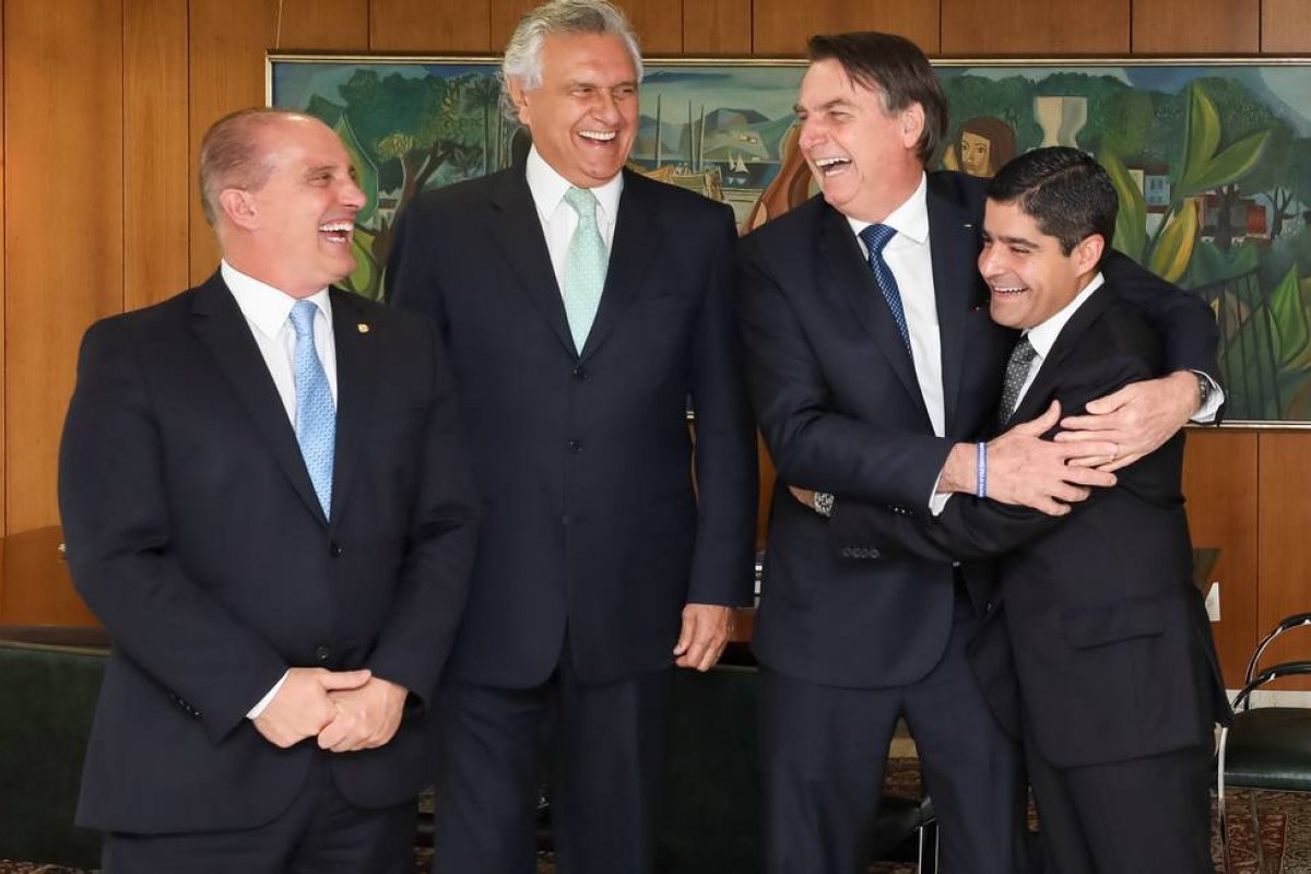 Vídeo: Apoiado por ACM Neto, Ronaldo Caiado declara que vai anistiar todos os condenados pelo 8 de janeiro caso se torne presidente