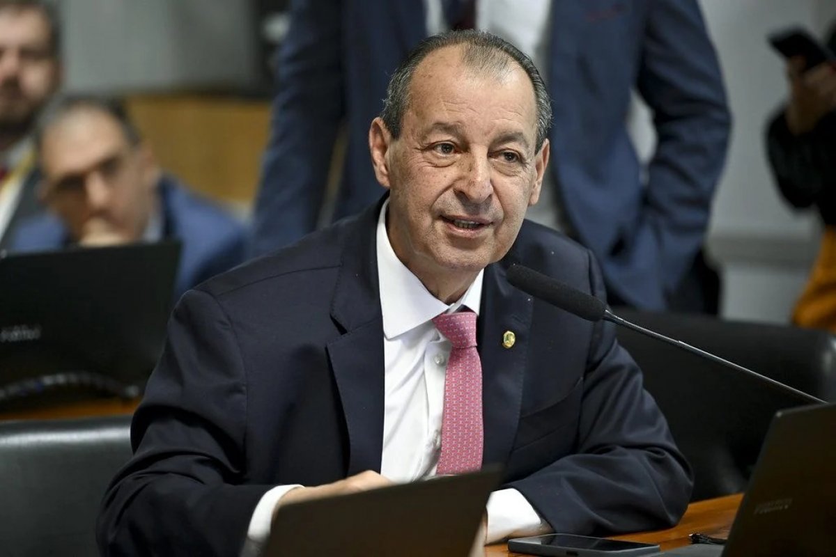 Fim da 6x1: relator da PEC no Senado mantém texto da Câmara para acelerar votação