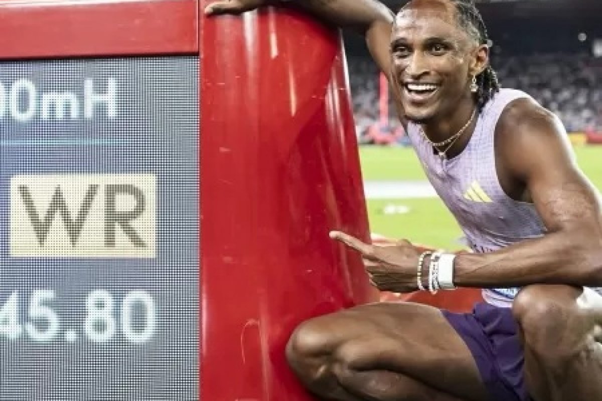Vídeo: Alison dos Santos quebra recorde mundial nos 400m com barreiras 