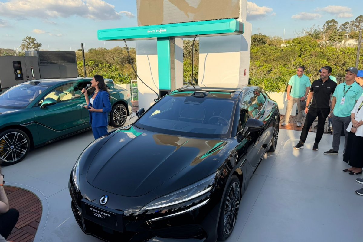 Denza anuncia supercarregador de carro elétrico em Interlagos 