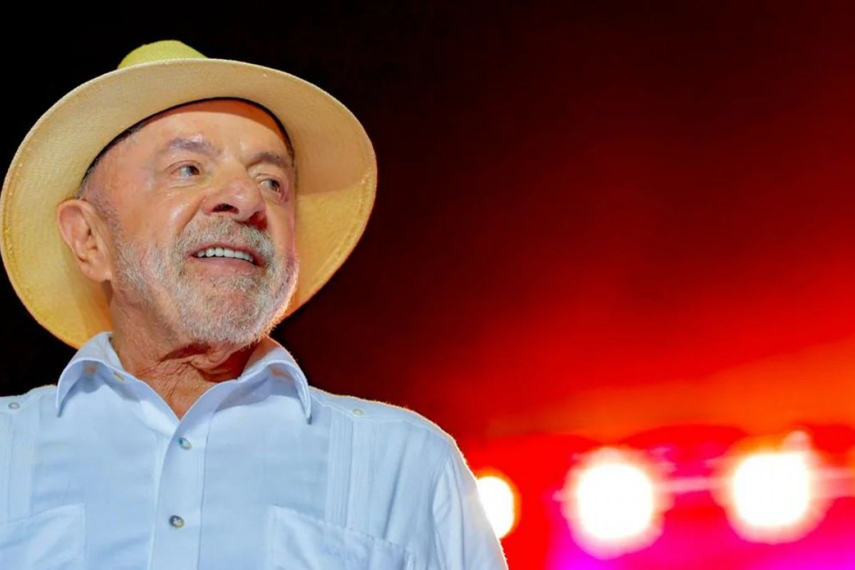Lula antecipa jantar com banqueiros após encontro de Flávio Bolsonaro com empresários