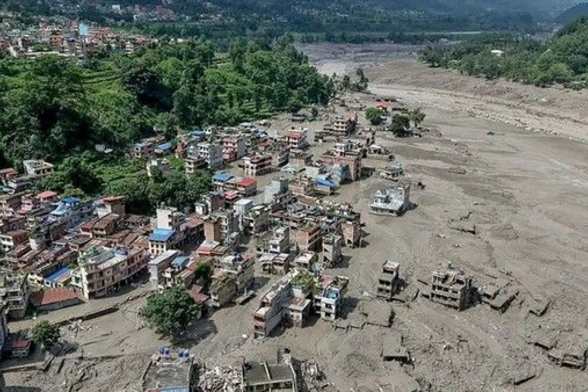 Nepal vai enterrar centenas de corpos não identificados após enchentes