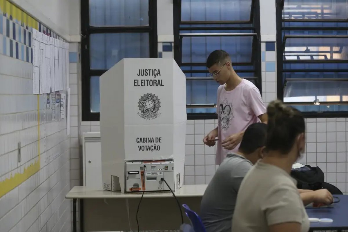 TSE disponibiliza modelo de 'cola' eleitoral para votar nas eleições; confira