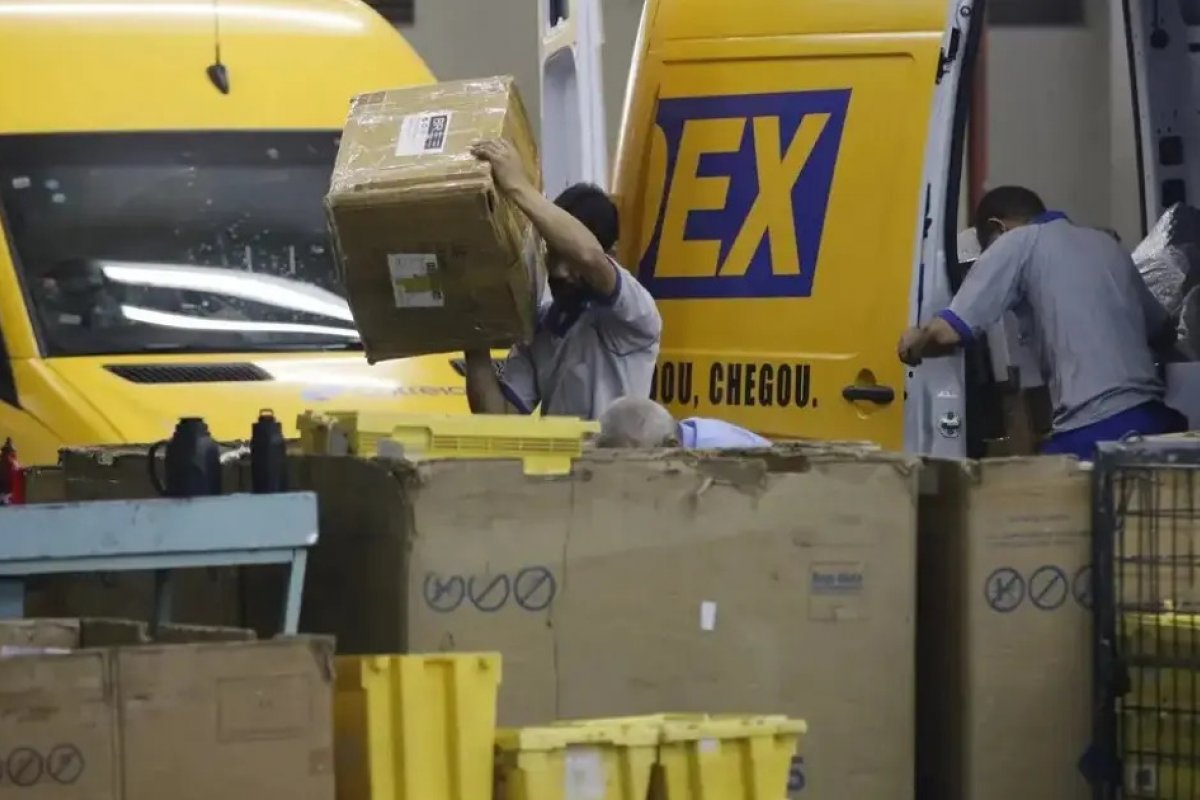 Congresso discute exclusividade dos Correios em encomendas isentas da 'taxa das blusinhas'