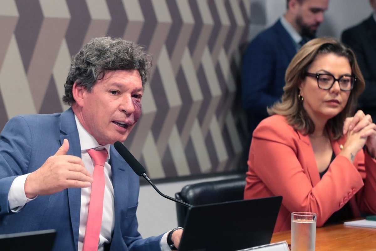 "Taxa das blusinhas": votação é adiada mais uma vez e decisão fica para esta quarta (2)