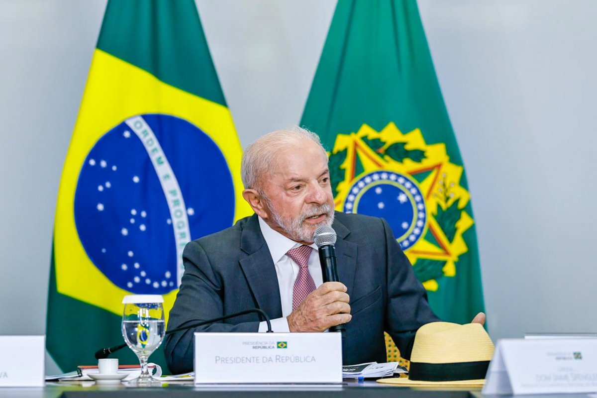 Lula celebra avanço da PEC do fim da escala 6x1: "Vitória importante"