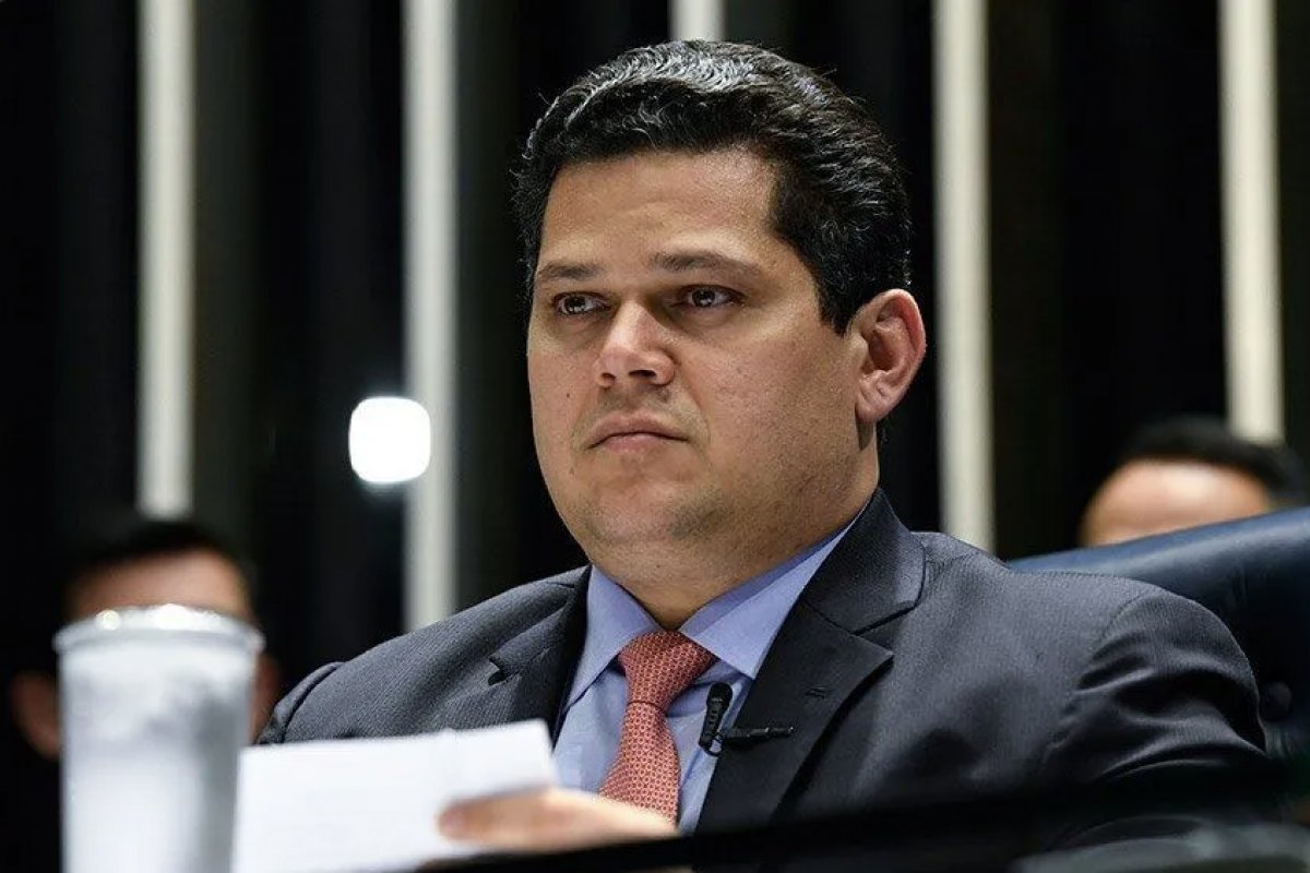 "Esqueceram que pediram R$ 130 mi para um filme", diz Alcolumbre sobre Moraes