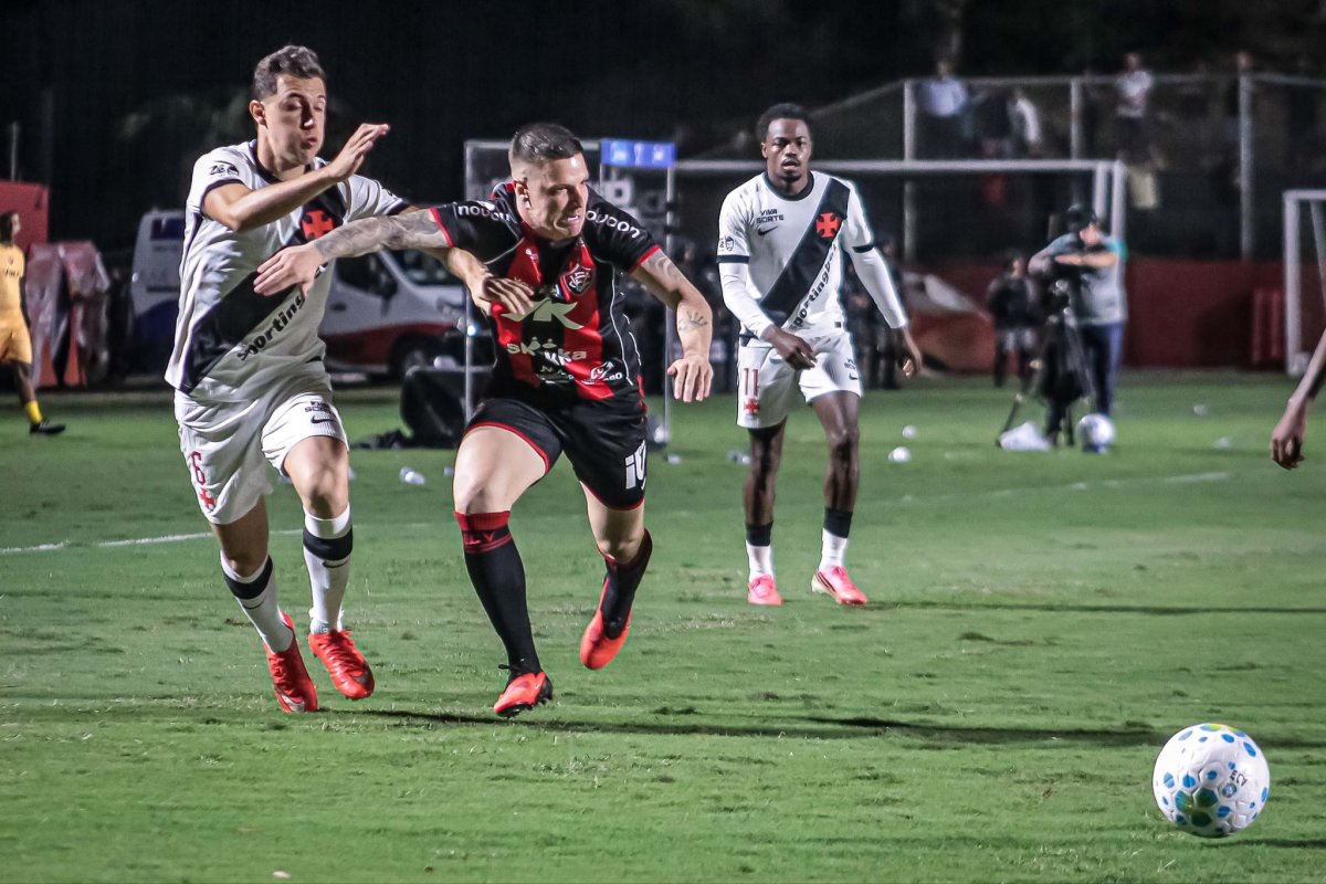 Vitória perde para o Vasco novamente e está eliminado da Copa do Brasil