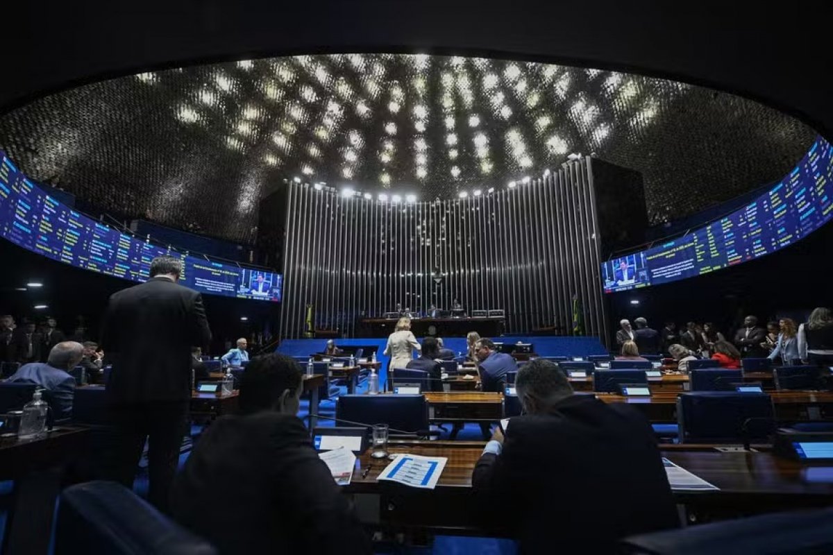 Senado aprova fim da 'taxa das blusinhas'