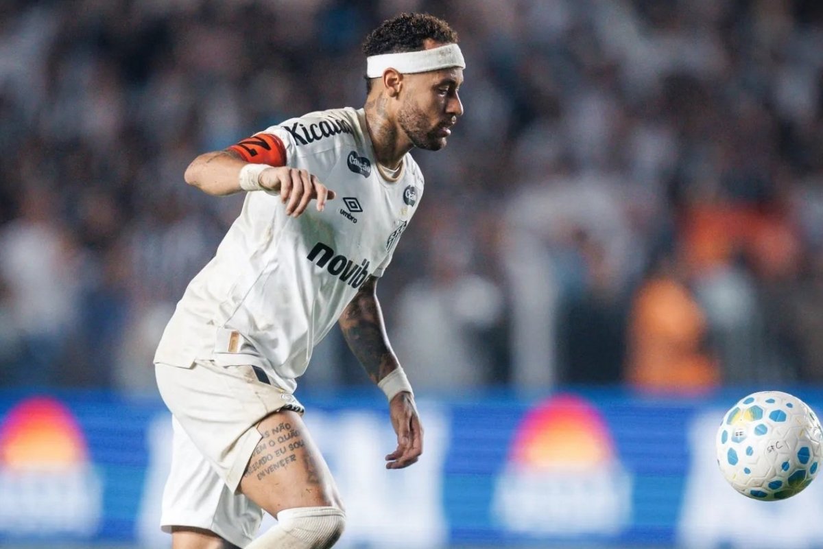 Neymar tem constatada lesão na coxa e poderá ficar fora de campo por até dois meses 