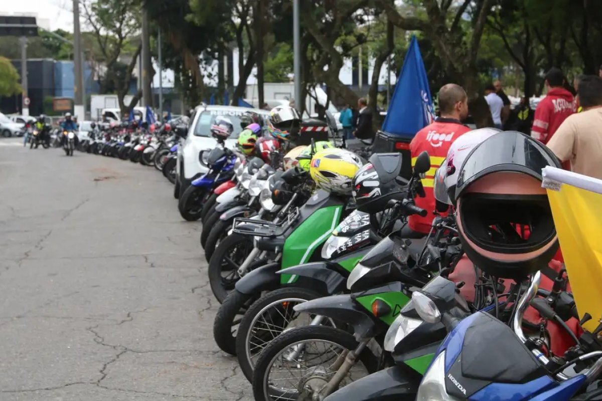 Apenas 1 em cada 5 motociclistas de app tem cobertura previdenciária