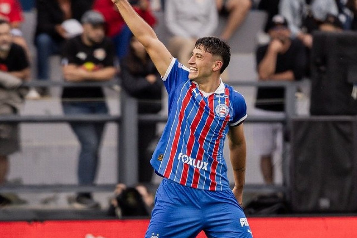Em jogo de duas viradas, Bahia vence Bragantino fora de casa e entra provisoriamente no G-4 do Brasileirão
