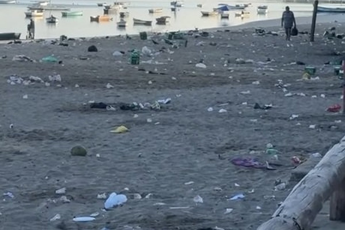 Vídeo: Homem denuncia sujeira na praia da Ribeira após feriado de 7 de setembro