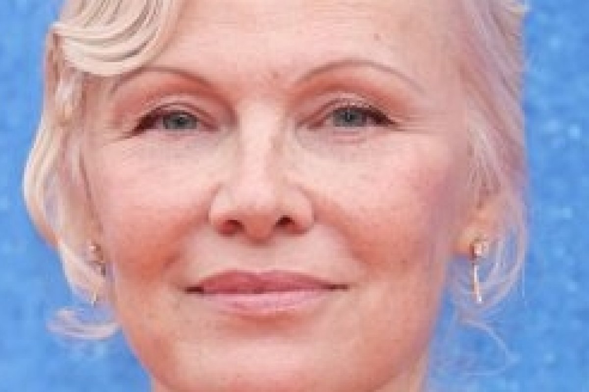 Pamela Anderson usa joias Pandora sob medida com diamantes de laboratório no 83º Festival Internacional de cinema de Veneza! 