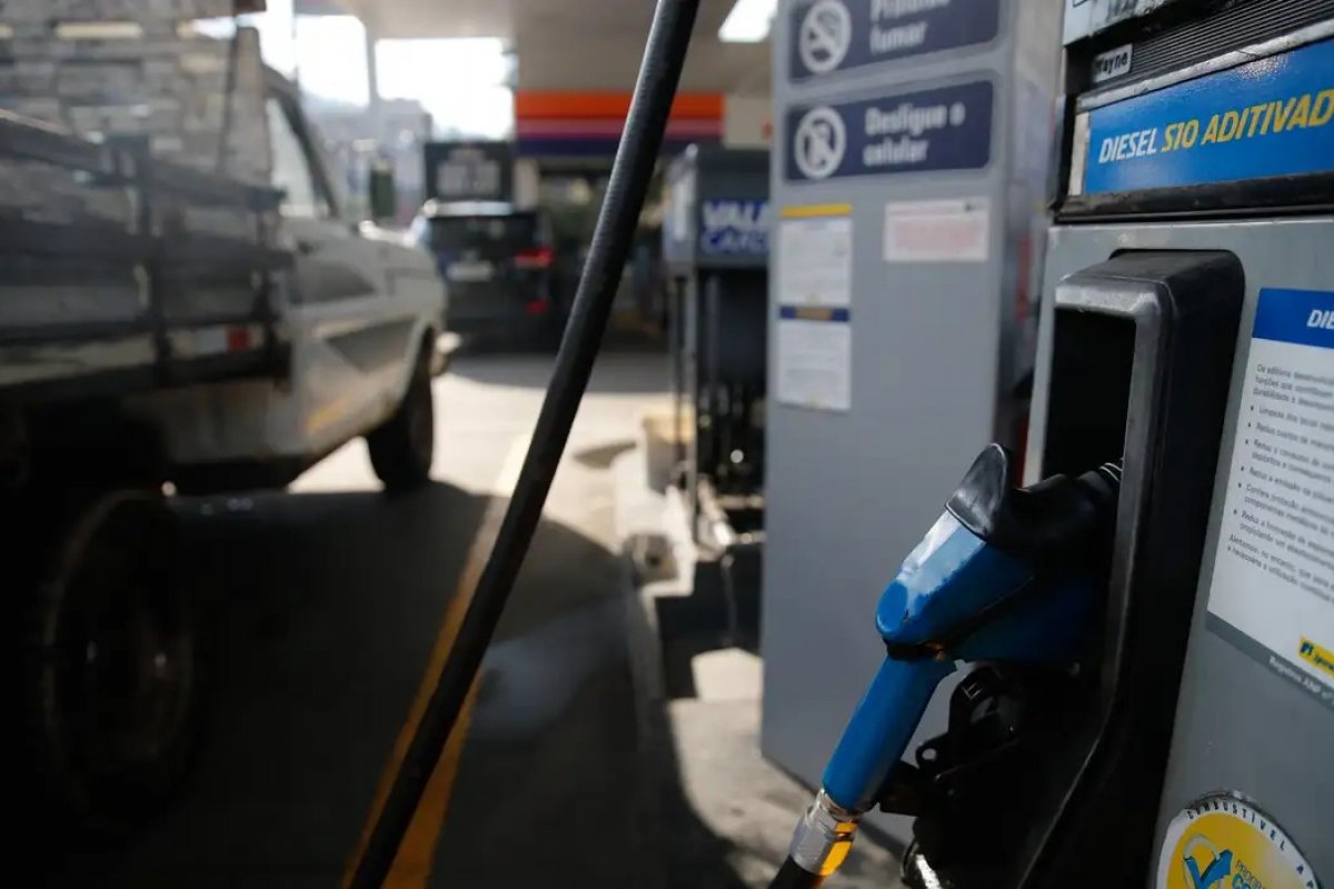 Subsídios à gasolina e ao diesel são ampliados após alta do petróleo