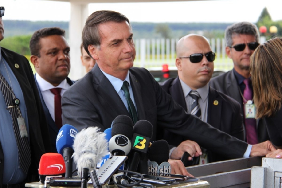 'Não há nenhum problema com a China', diz Jair Bolsonaro 
