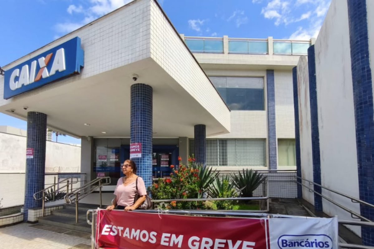 Bancários da Bahia entram em greve por tempo indeterminado