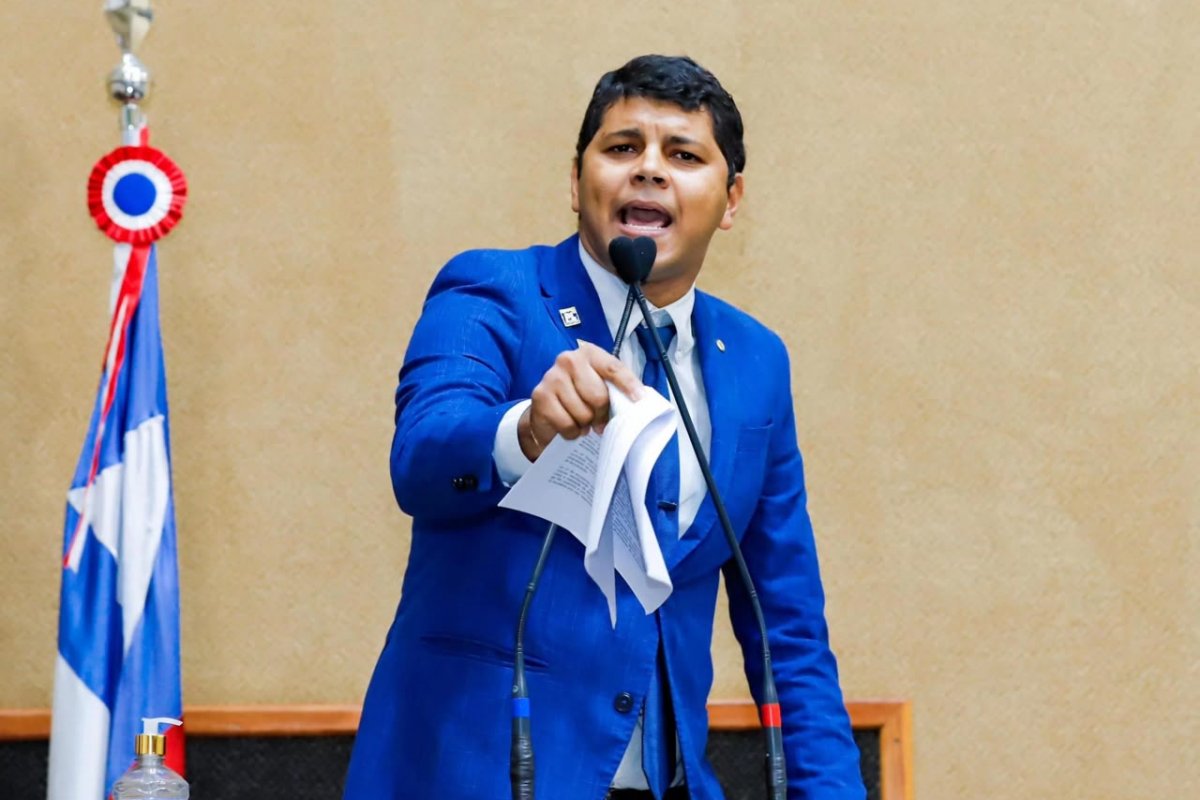 Vídeo: TRE-BA manda suspender perfil de Diego Castro no Instagram