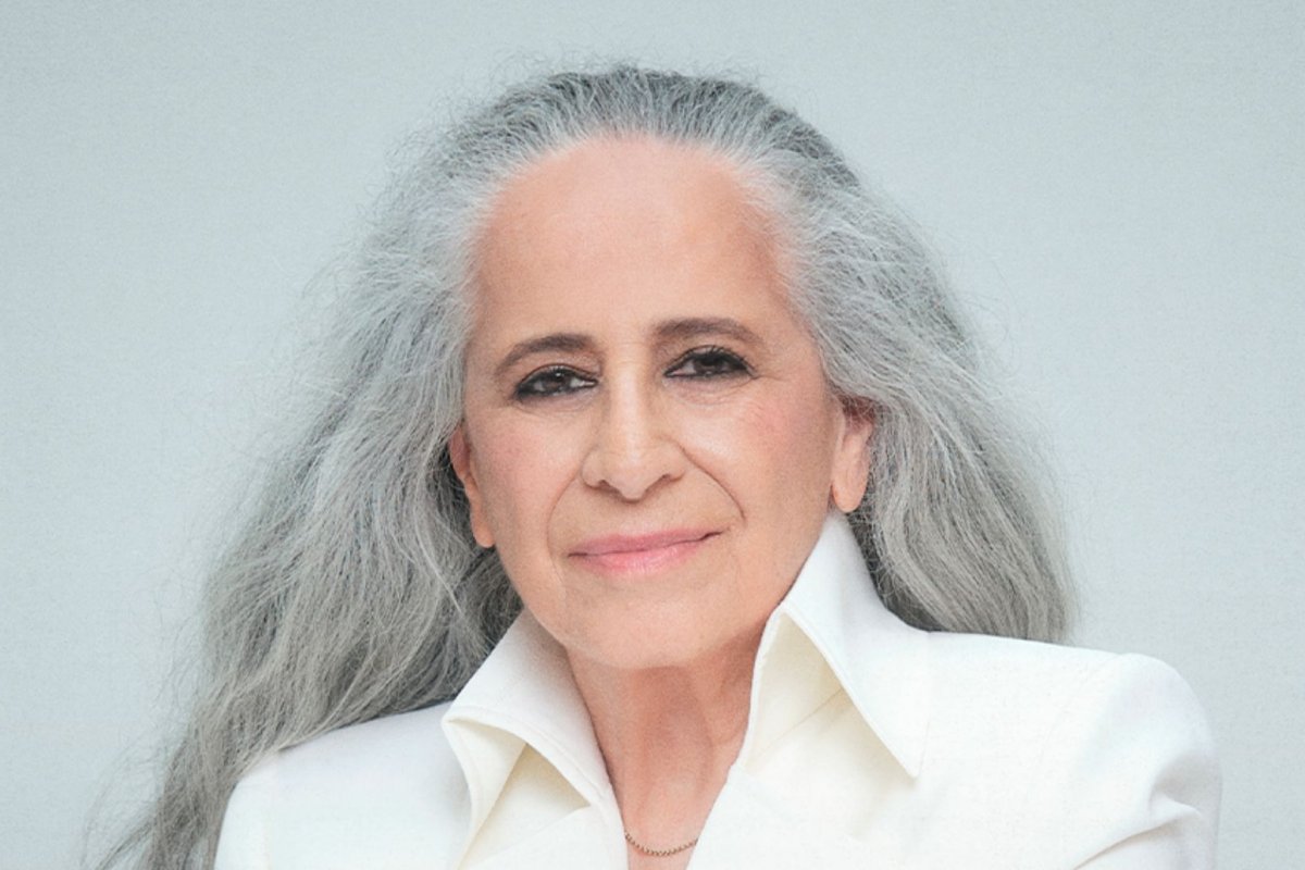 Vídeo: Maria Bethânia revela voto para presidente durante show em São Paulo