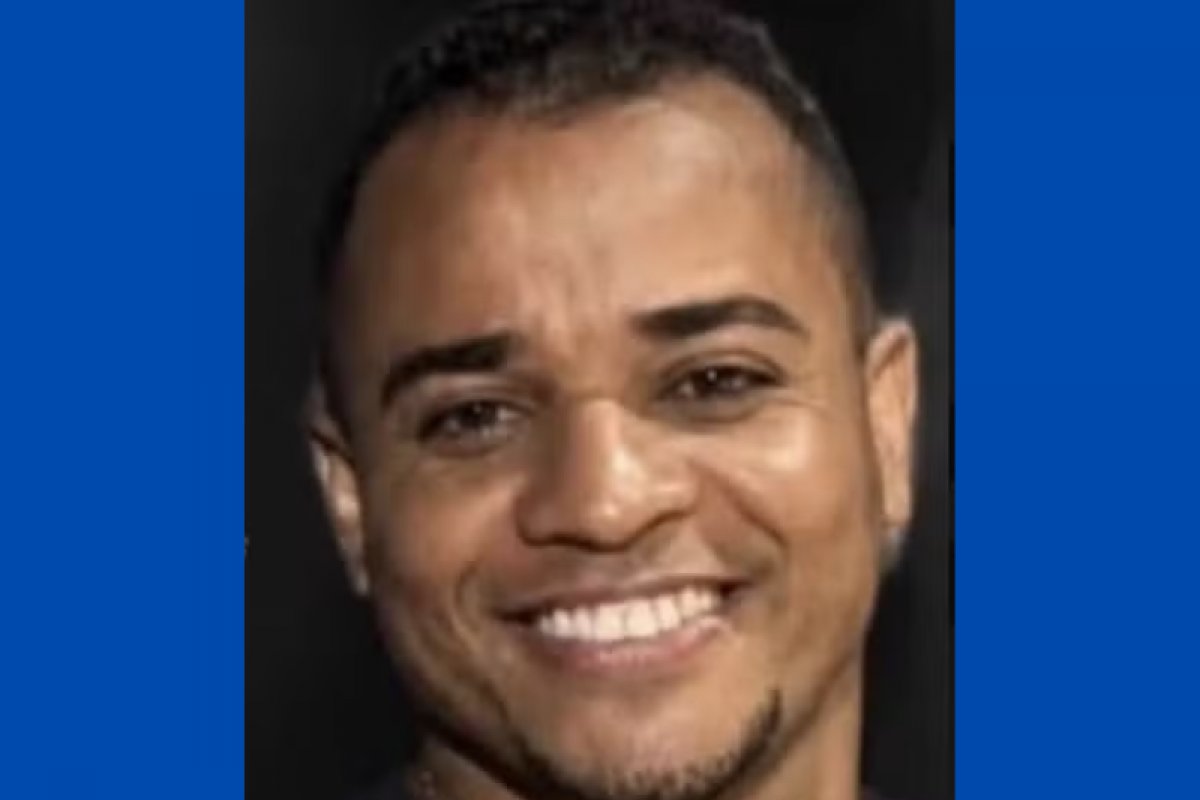 Filho de cantor do Olodum morre após colidir moto em rolo compactador na BR-324