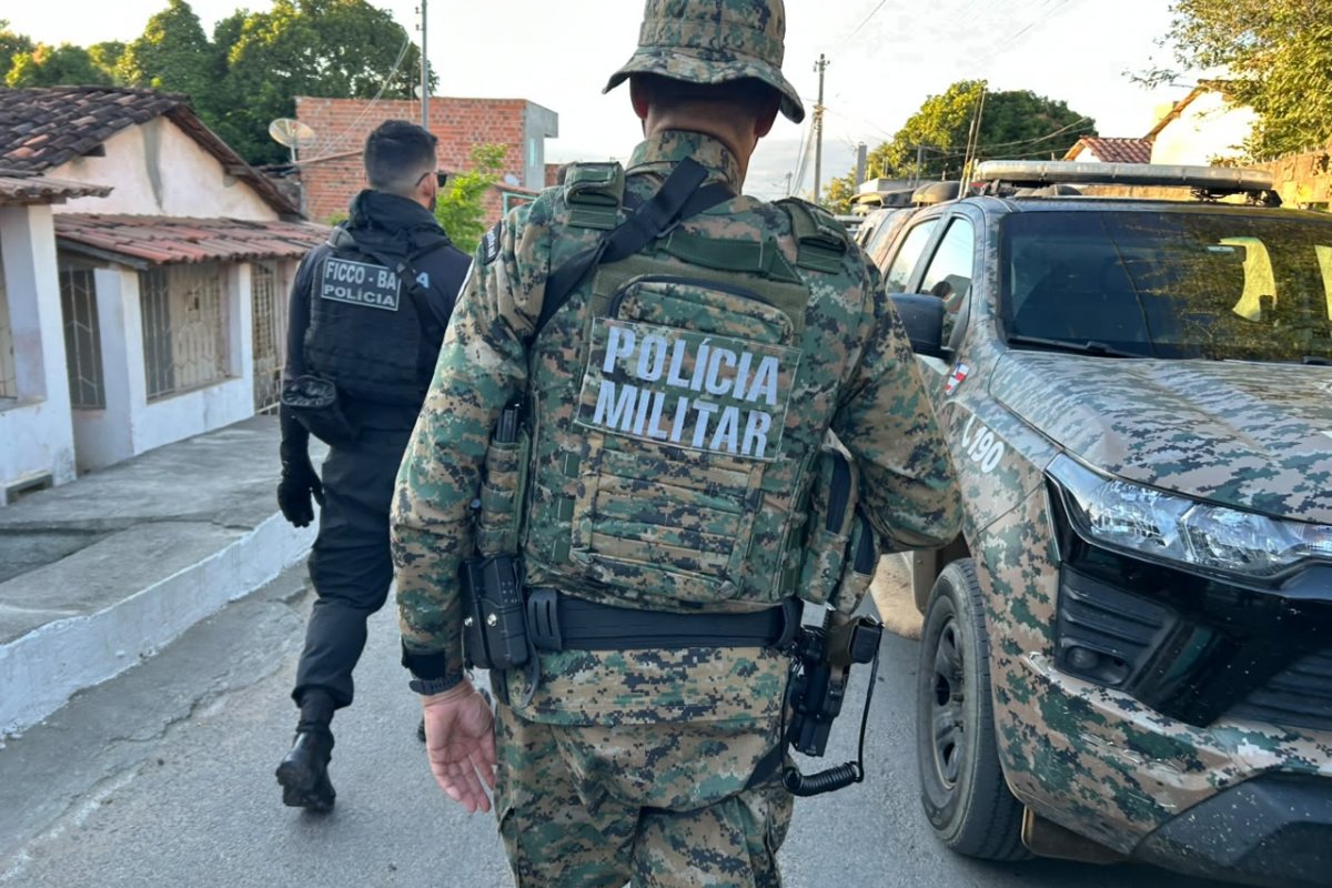 Operação bloqueia mais de R$ 12 milhões e apreende armas, drogas e munições na Bahia e outros 3 estados 